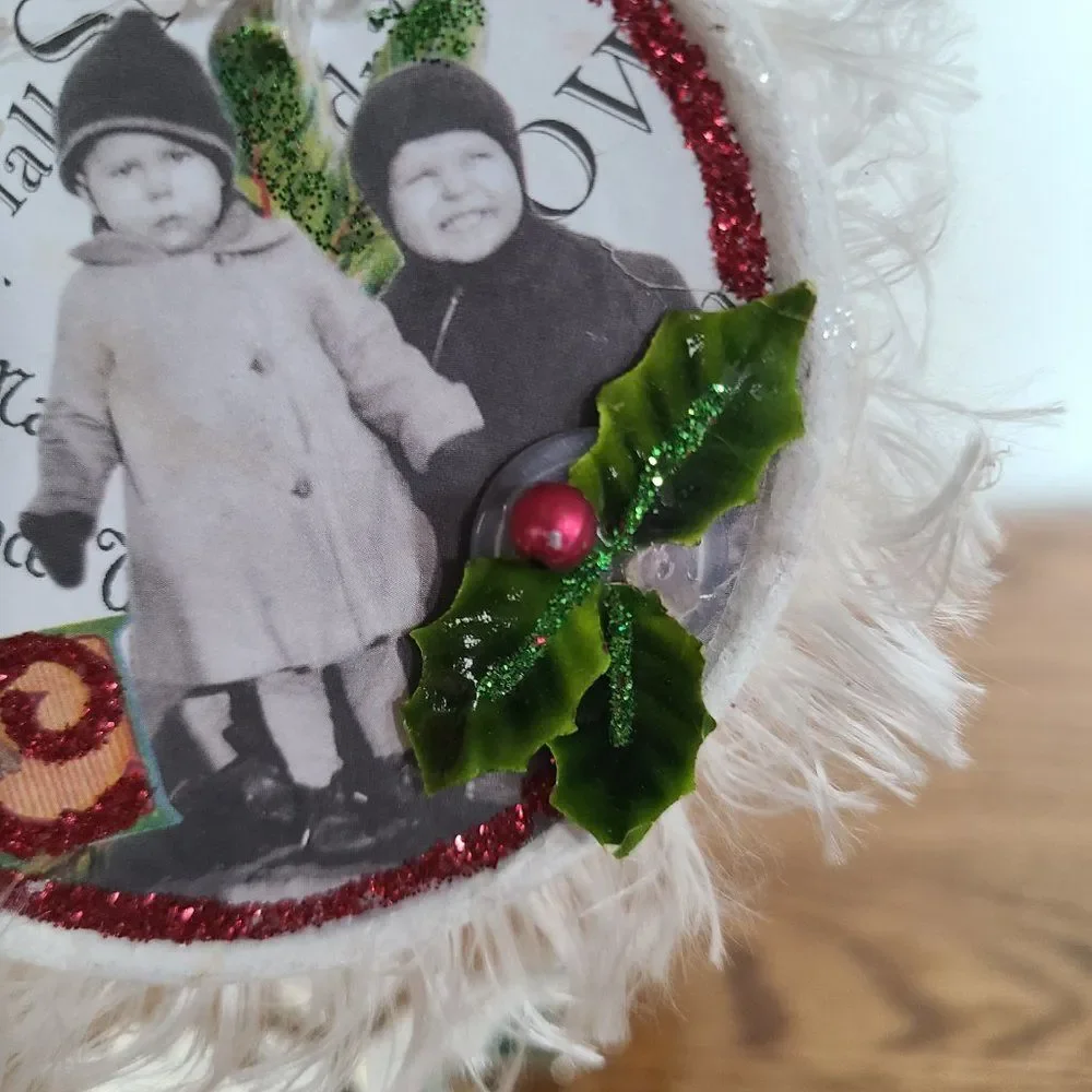 Set of Two Decoupage Old-Fashioned Christmas Ornaments Half Globe Vintage Look